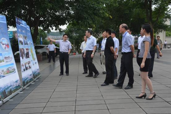 2015港澳传媒高层人士赴渝参访周—走进重庆科创职业学院参观考察